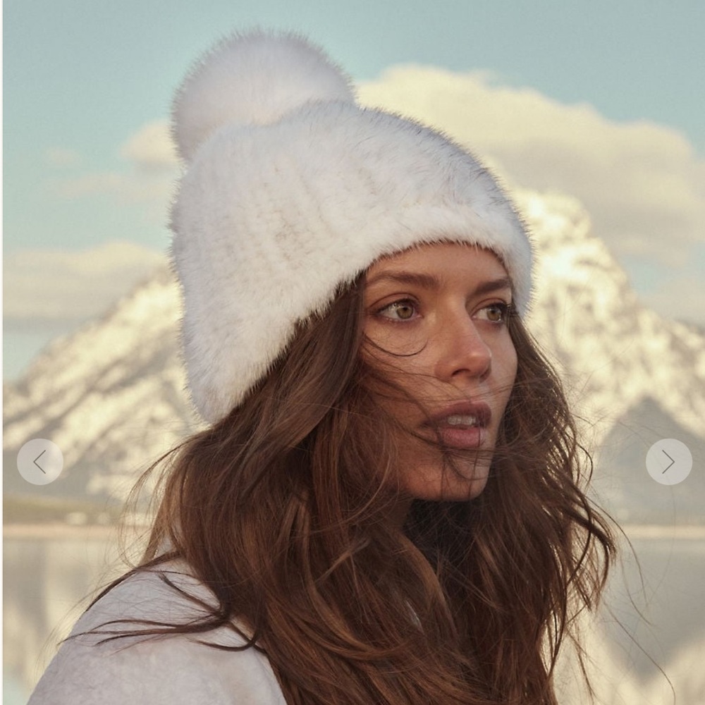 Overland White Fur Pom-Pom Hat